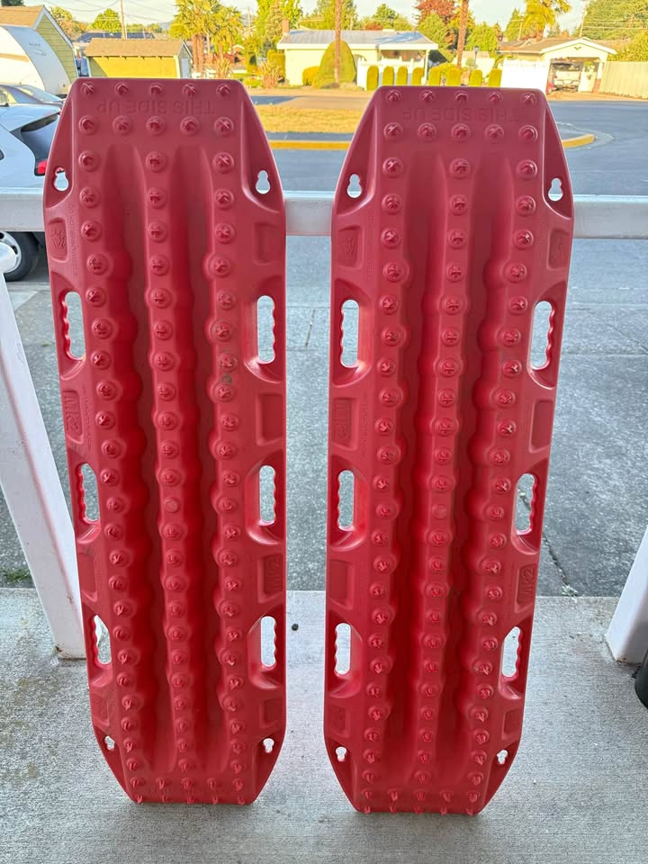 MKII Maxtrax red in Monmouth, OR (photo 1) — photo 1