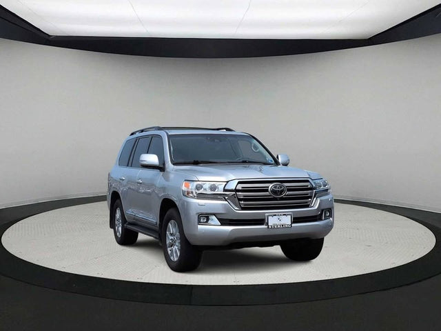 2018 Toyota Land Cruiser — photo 2