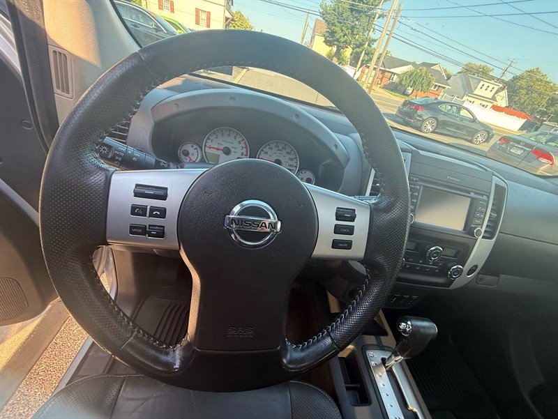 2015 Nissan Frontier Crew Cab PRO-4X Pickup 4D 5 ft in Bethlehem, PA (photo 11) — photo 11