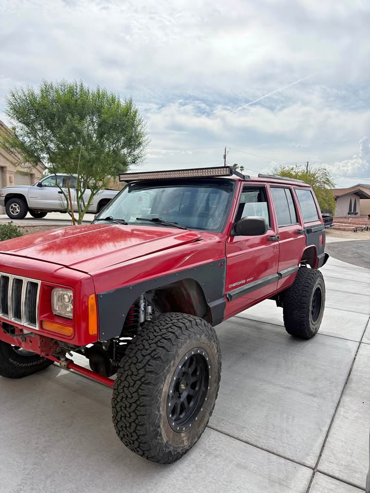 2001 Jeep Cherokee · Sport Utility 4D in Lake Havasu City, AZ (photo 1)