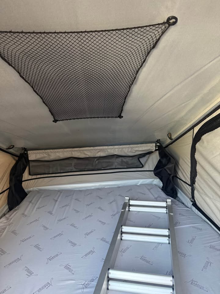 James Baroud rooftop tent in Temecula, CA (photo 6) — photo 6