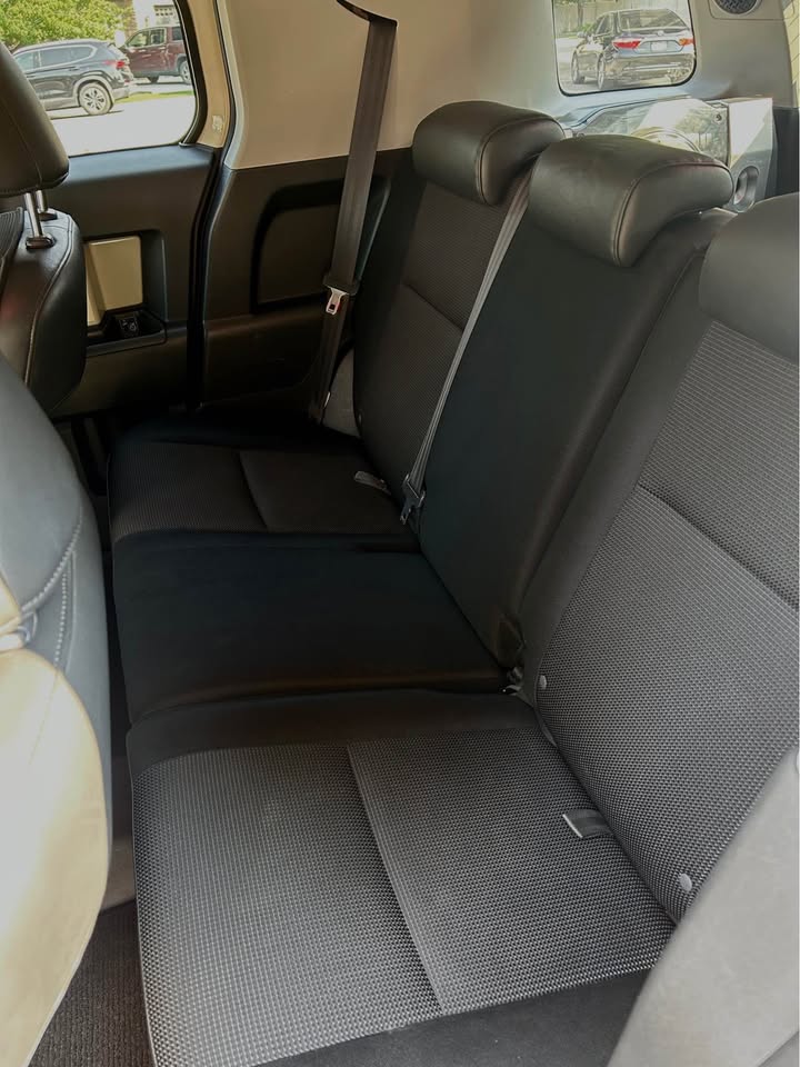 2008 Toyota FJ Cruiser (photo 8) — photo 8