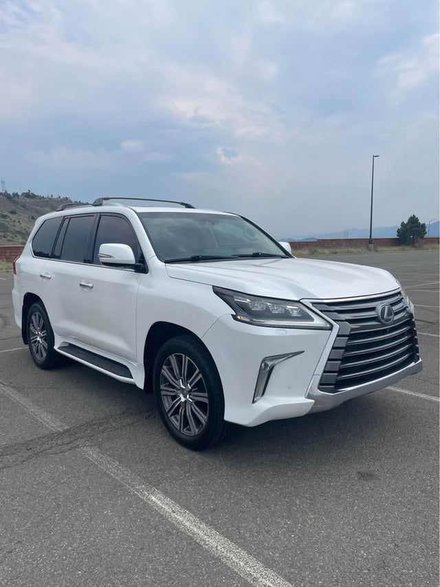 2016 Lexus LX · LX 570 Sport Utility 4D — photo 3