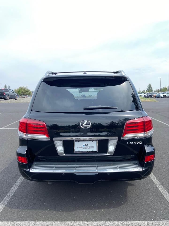 2014 Lexus LX · LX 570 Sport Utility 4D in Bend, OR (photo 6) — photo 6