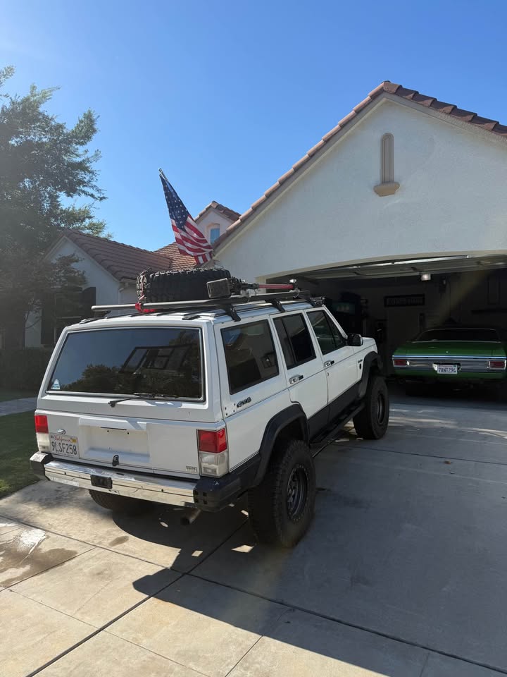 1988 Jeep Cherokee · XJ in Clovis, CA (photo 5)