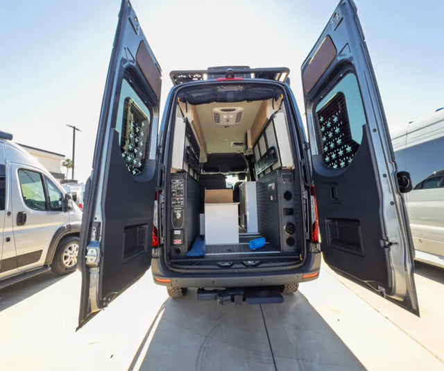 2026 Storyteller Overland DARK MODE DARK-AWD — photo 2
