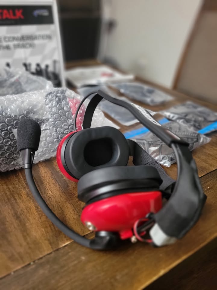 Set Of 2 Rugged Radios H80 Track Talk Linkable Intercom Headsets Black/red in Citrus Heights, California (photo 4) — photo 4