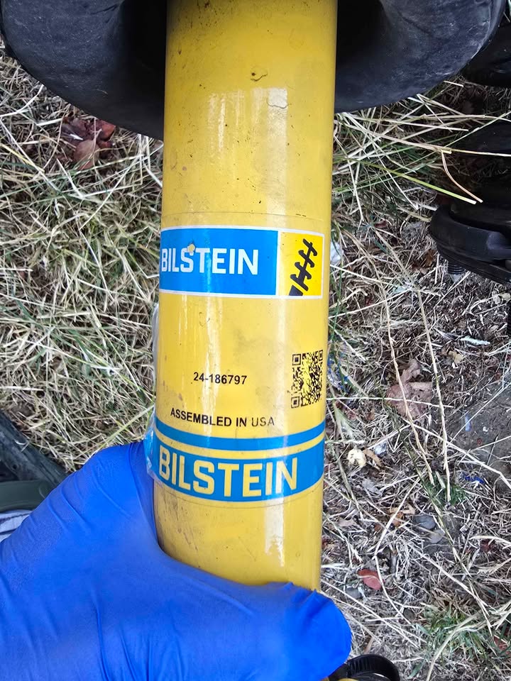 Bilstein Shocks Kit Jeep Grand Cherokee in Portland, OR (photo 3)