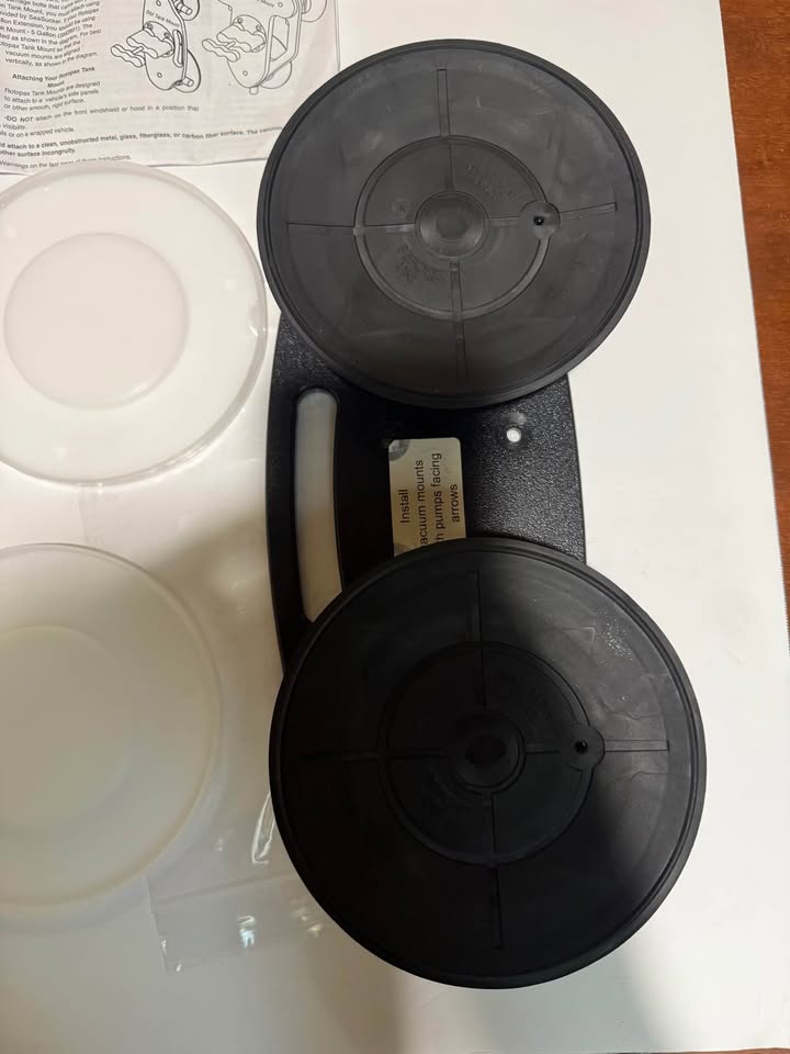 Seasucker Rotopax suction gas/water mount (photo 2) — photo 2