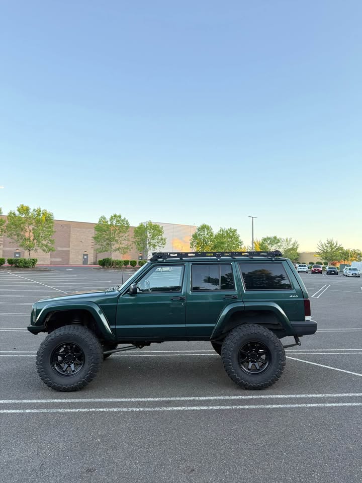 2001 Jeep Cherokee · Sport Utility 4D in Vancouver, WA (photo 5)