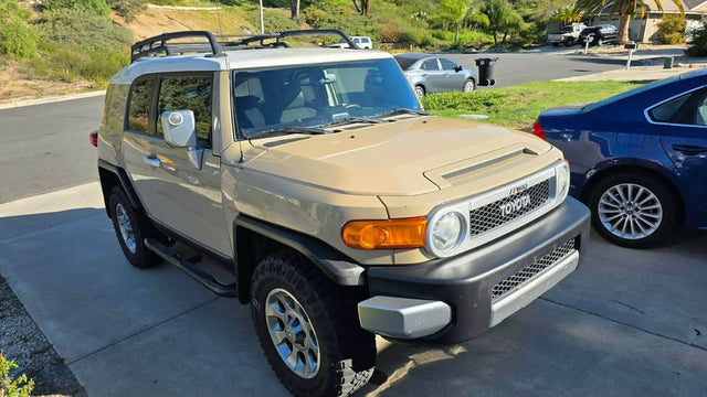 2012 Toyota FJ Cruiser · Sport Utility 2D — photo 2