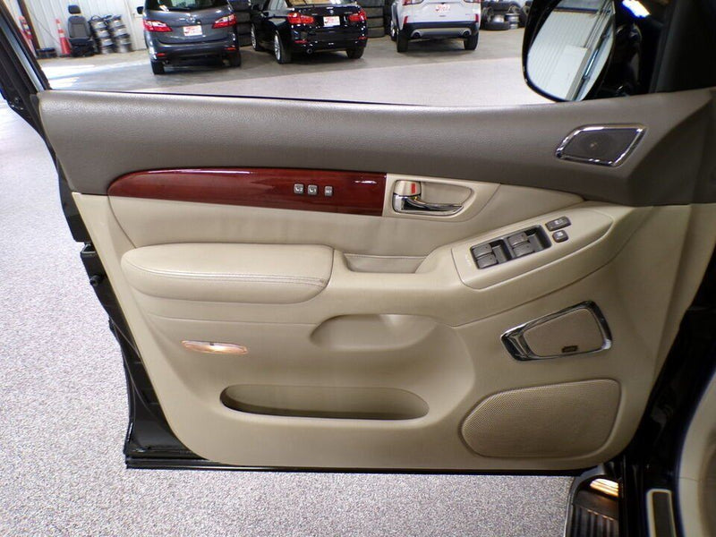 2008 Lexus GX 470 in Des Moines, IA (photo 10) — photo 10
