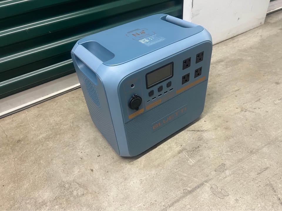 BLUETTI Pioneer Na Portable Power Station in Brooklyn, NY (photo 4)