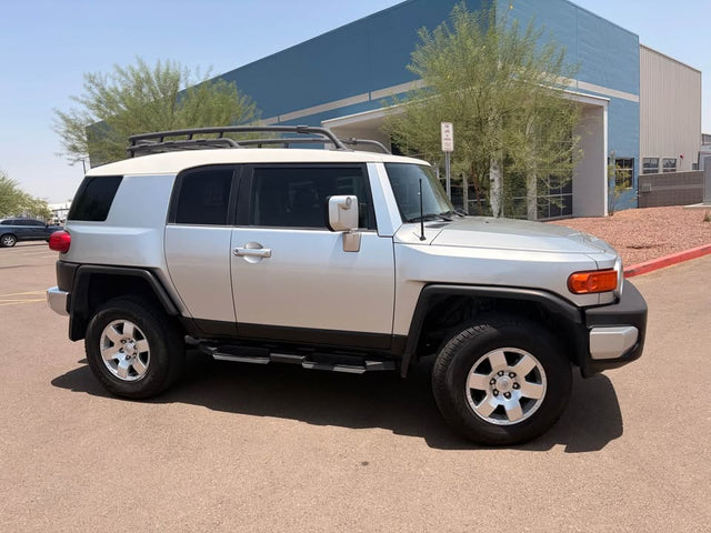 2007 Toyota FJ Cruiser · Sport Utility 2D — photo 3