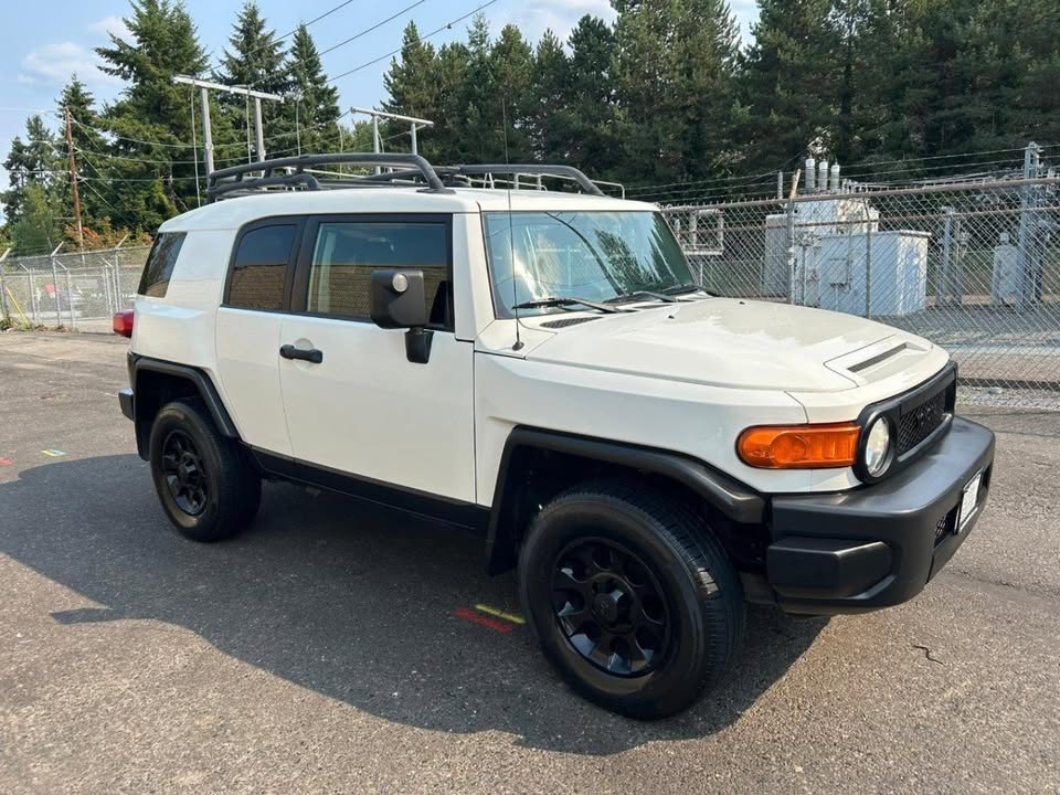 2012 Toyota FJ Cruiser AT (photo 3) — photo 3