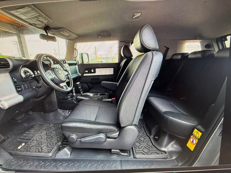 2007 Toyota FJ Cruiser · Sport trim (photo 9) — photo 9