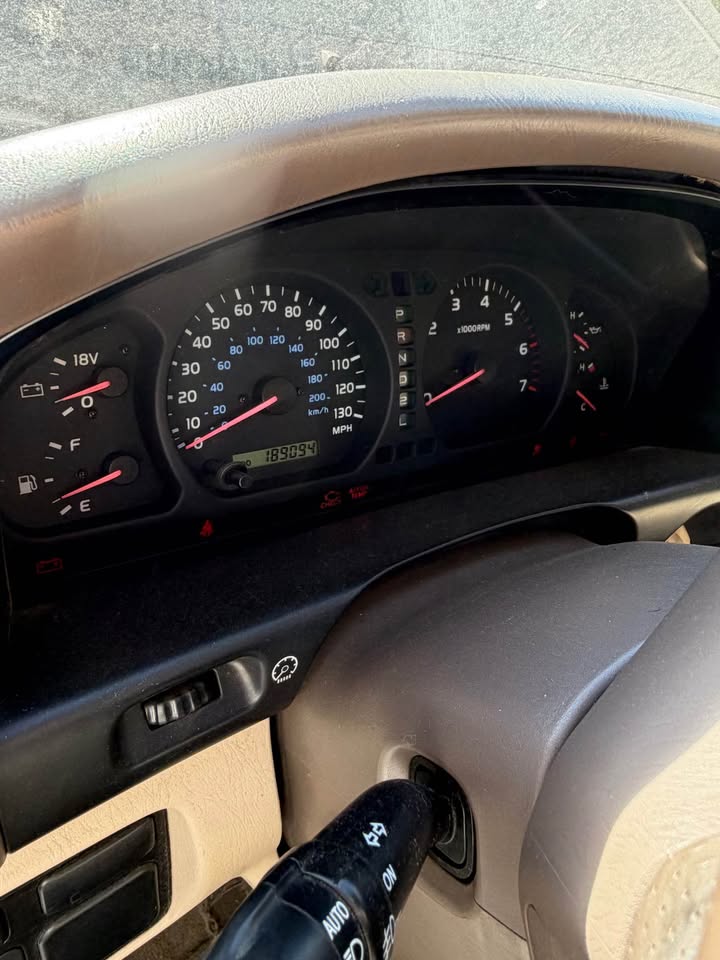 2000 Toyota Land Cruiser 4WD – 189k Miles – 2 Owner – Runs Great in Petaluma, CA (photo 9) — photo 9