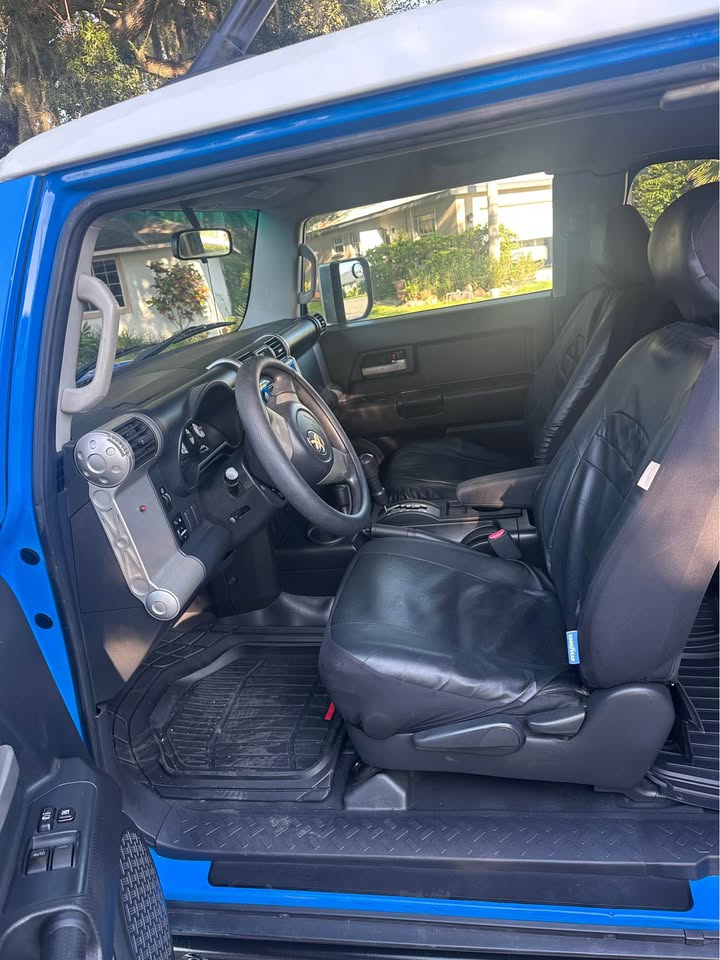 2007 Toyota FJ Cruiser · Sport Utility 2D (photo 10) — photo 10