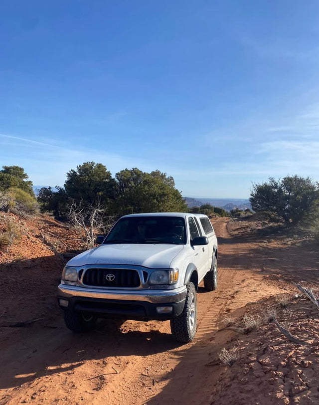 2004 Toyota Tacoma Xtracab · SR5 Pickup — photo 3