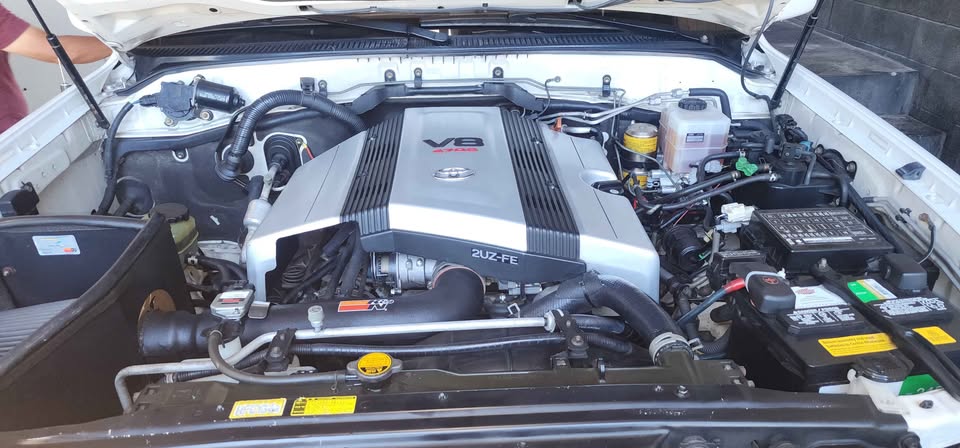 Toyota land cruiser in Lakewood, CA (photo 6) — photo 6
