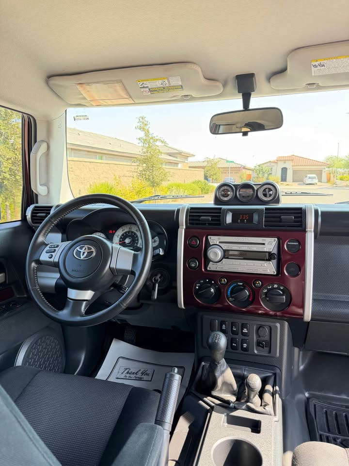 2007 Toyota FJ Cruiser · Sport Utility 2D in Goodyear, AZ (photo 11) — photo 11