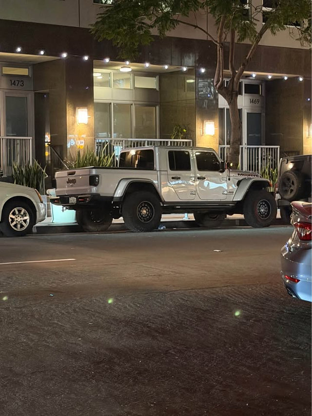 22 jeep gladiator mojave — photo 2
