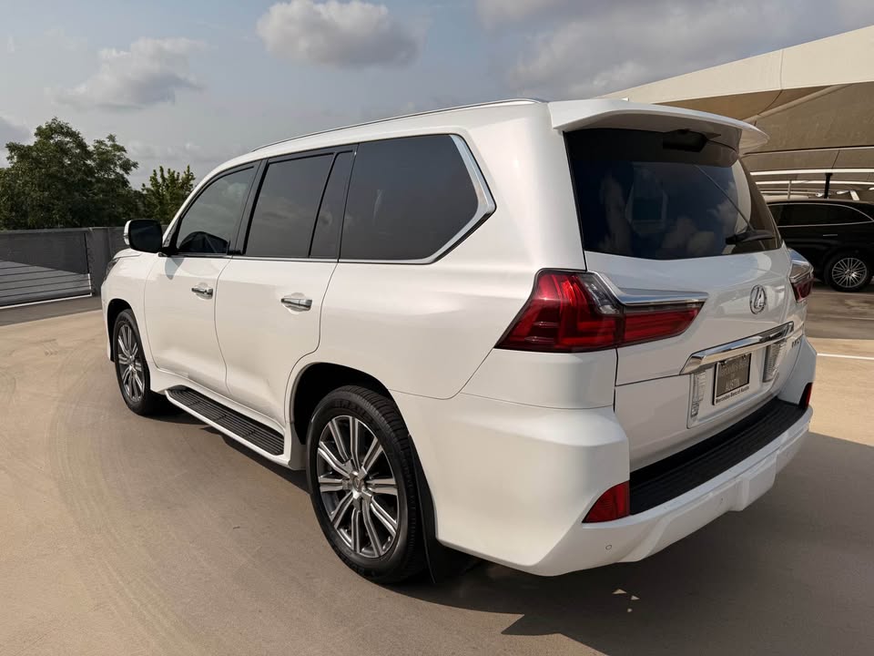 2016 Lexus LX · LX 570 Sport Utility 4D in Austin, TX (photo 6)