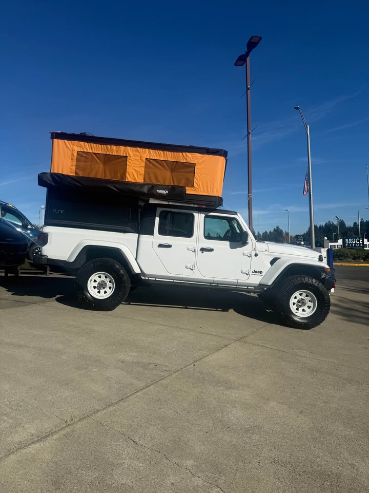 2021 Jeep Gladiator · Sport S Pickup 4D 5 ft in Tacoma, WA (photo 6) — photo 6