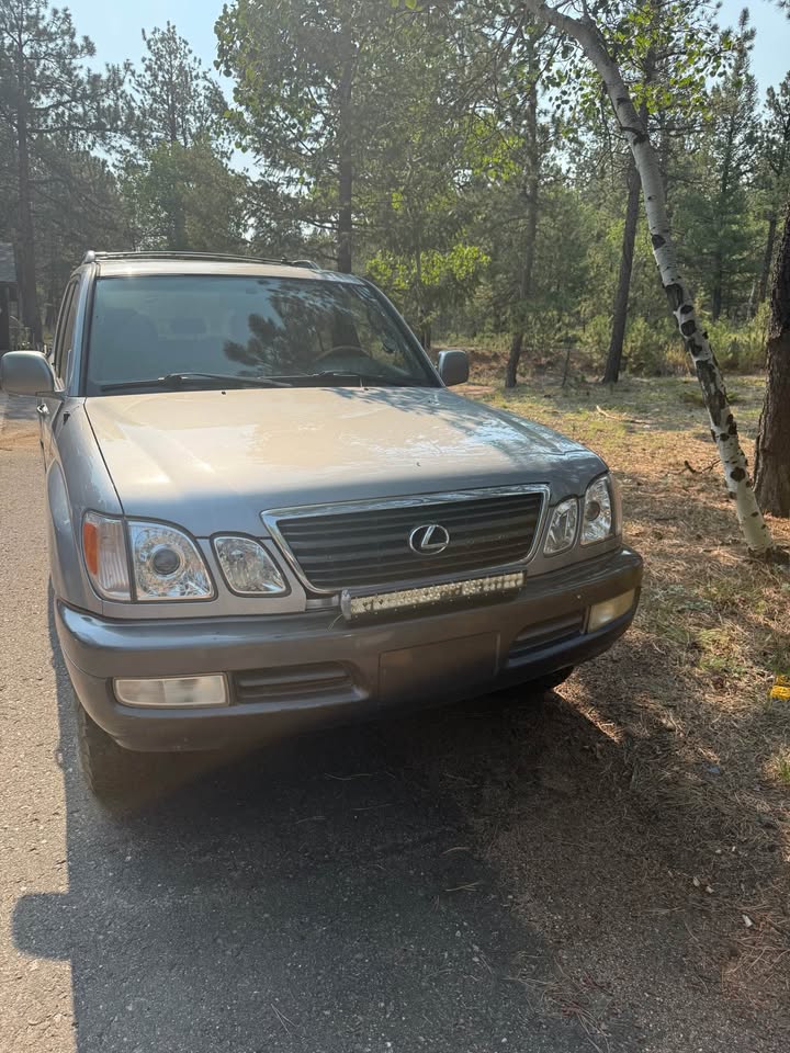 2001 Lexus LX · LX 470 Sport Utility 4D in Denver, CO (photo 2) — photo 2