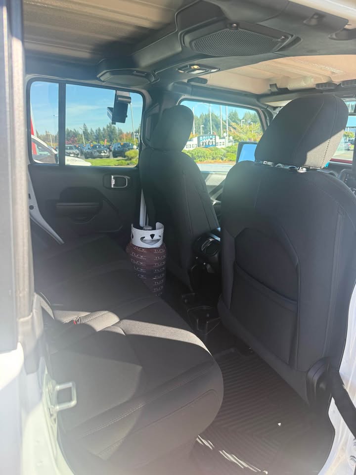 2021 Jeep Gladiator · Sport S Pickup 4D 5 ft in Tacoma, WA (photo 9) — photo 9