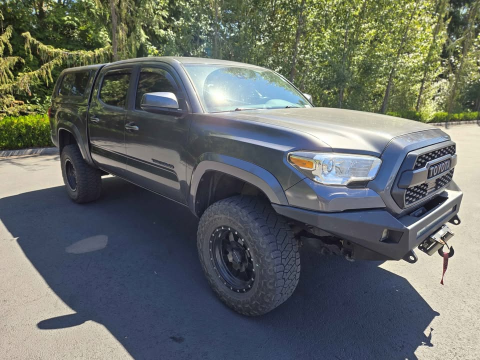 2019 Toyota Tacoma Double Cab · SR5 Pickup 4D 5 ft in Olympia, WA (photo 8) — photo 8