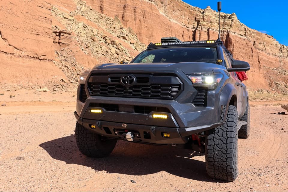 2024 Toyota Tacoma Double Cab · TRD Off-Road Pickup 4D 6 ft (photo 3) — photo 3