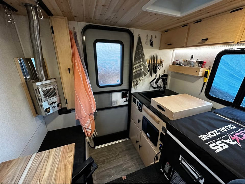 2024 Off-Grid Truck Camper Fully loaded. For Midsize Trucks. Must see in Silver Creek, WA (photo 2) — photo 2