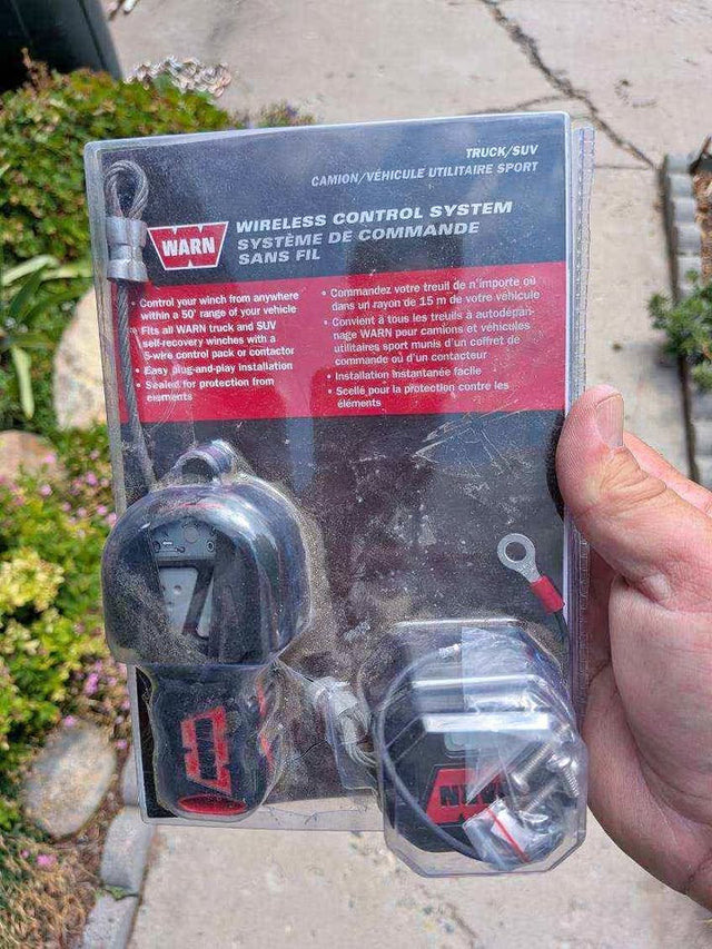 Warn CE M8000. 8k lbs winch with wireless controller (photo 1)