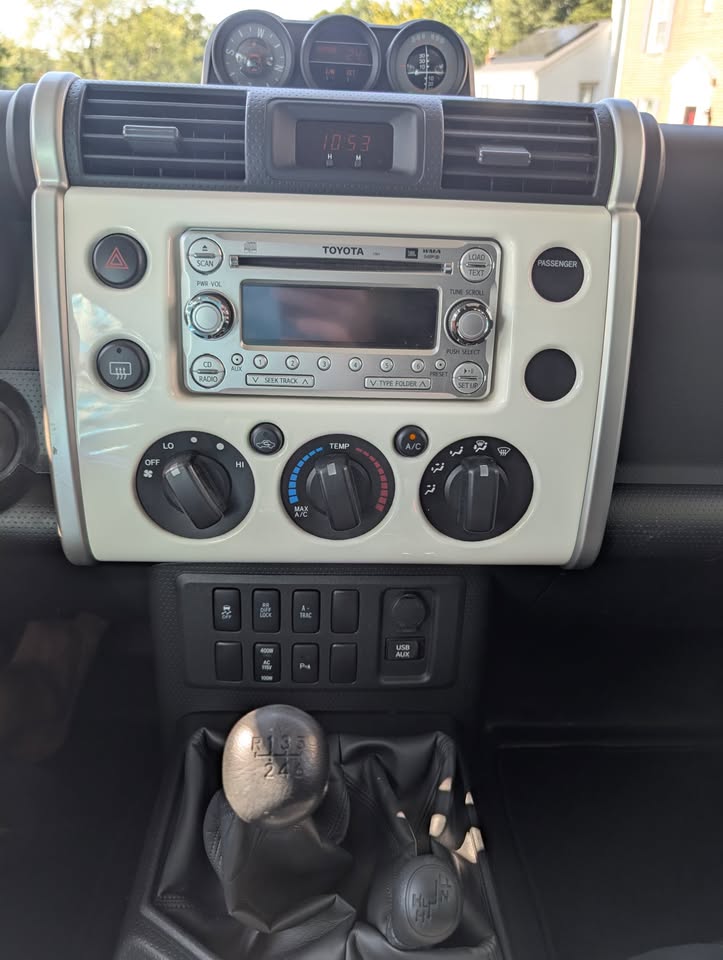 2012 Toyota FJ Cruiser -- Manual, Off-Road Package, Toytec Lift in Arlington, VA (photo 5) — photo 5