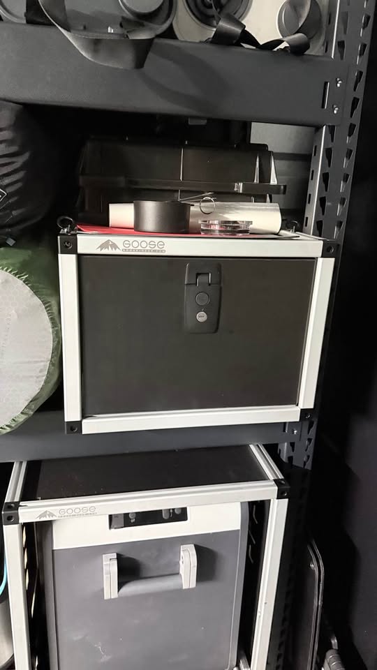 Goose Gear drawer system - Land Rover Defender 110 — photo 3