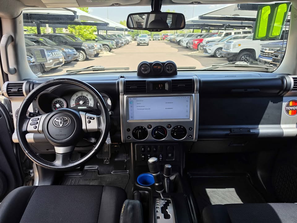 2011 Toyota FJ Cruiser · Sport Utility 2D in Colorado Springs, CO (photo 10)