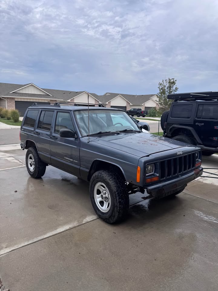 2001 Jeep Cherokee XJ in Wichita, KS (photo 4) — photo 4