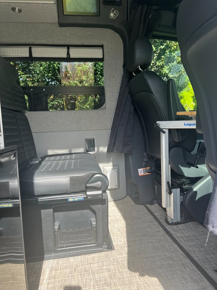 2022 Mercedes-Benz Storyteller Overland Stealth MODE 4x4 in Martinez, CA (photo 10) — photo 10