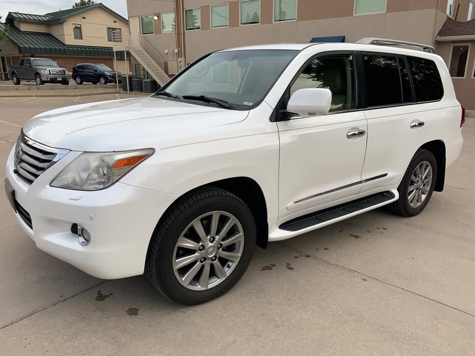 2011 Lexus LX 570 in Castle Rock, CO (photo 5) — photo 5