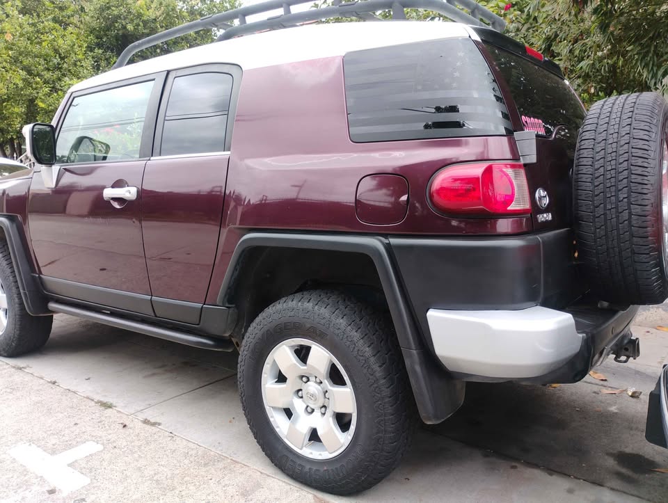 2008 Toyota FJ Cruiser · Sport Utility 2D (photo 3) — photo 3