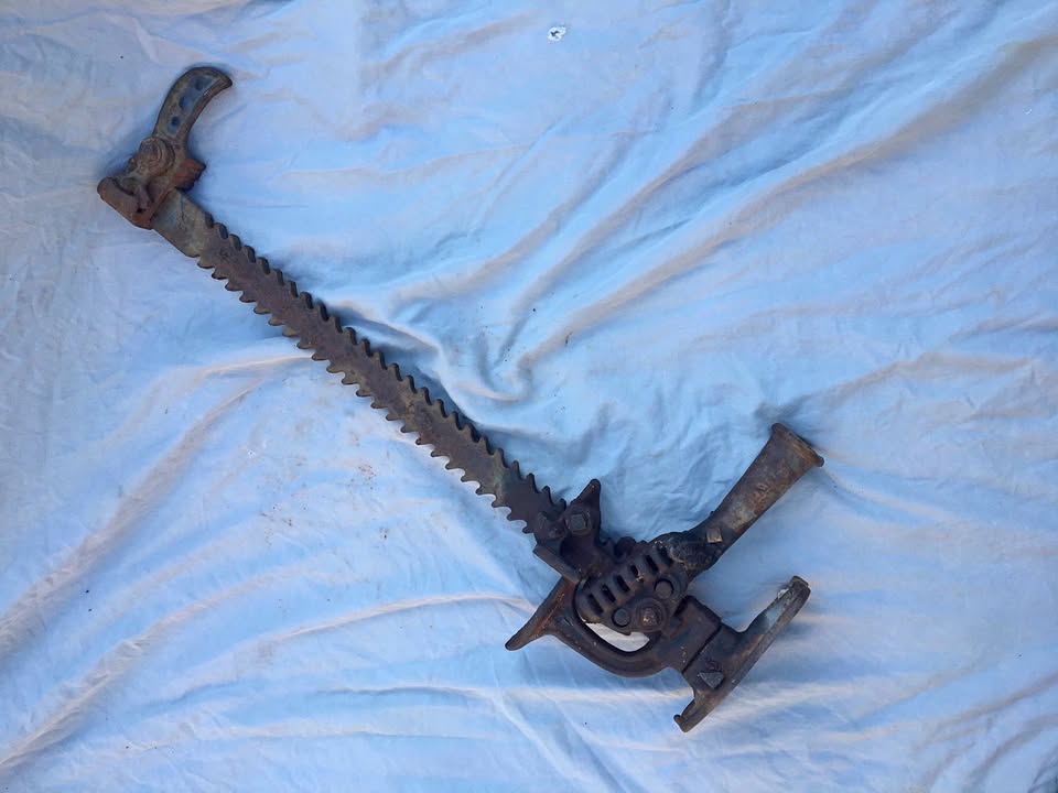 Antique Hi Lift Jack Handyman Jack 32" in Farmington, NM (photo 1)