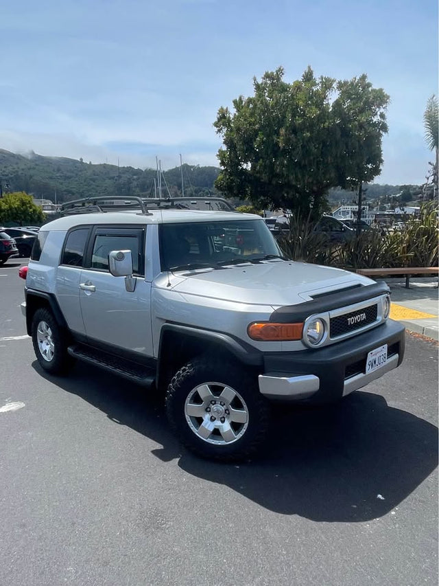 2007 Toyota FJ Cruiser · Sport Utility 2D — photo 2