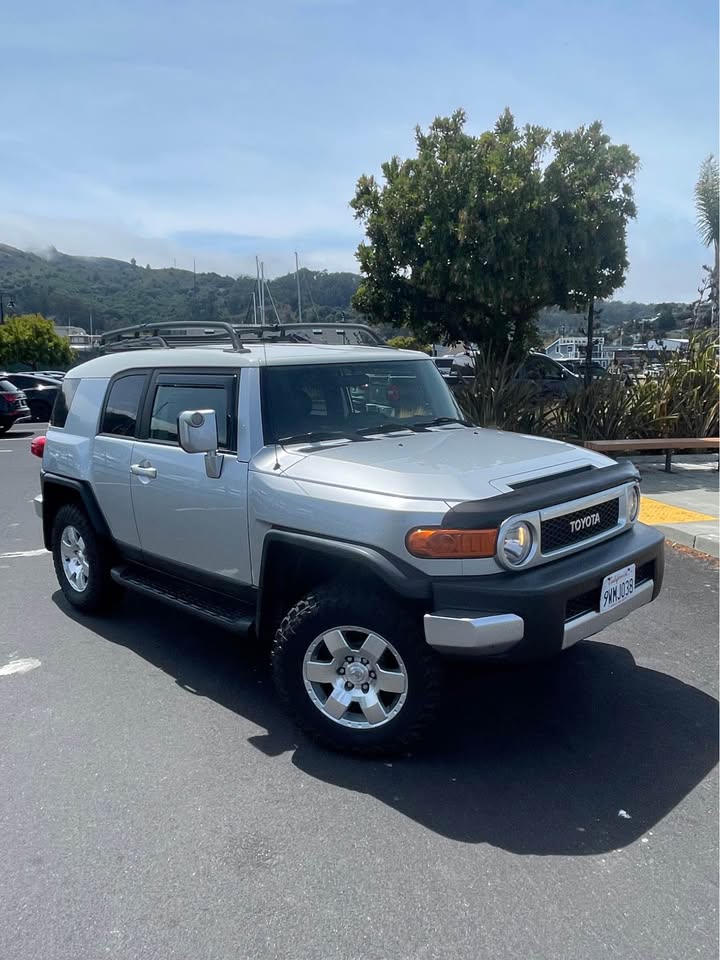 2007 Toyota FJ Cruiser · Sport Utility 2D in West Sacramento, CA (photo 2) — photo 2