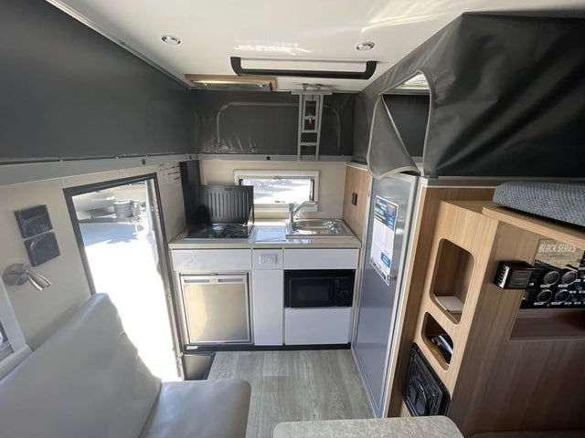 2022 Black Series Camper HQ12 — photo 2