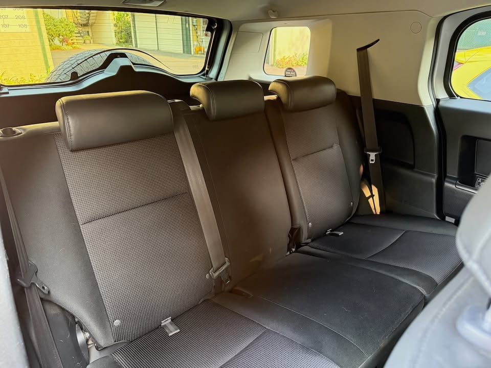 2008 Toyota FJ Cruiser Sport Utility 2D (photo 8) — photo 8