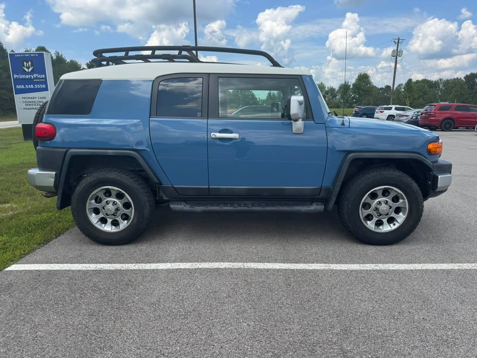 2011 Toyota FJ Cruiser · Sport Utility 2D in Morehead, KY (photo 4) — photo 4