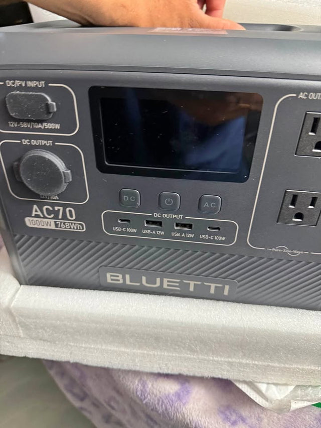 Bluetti Portable solar power station and battery generator (photo 1)