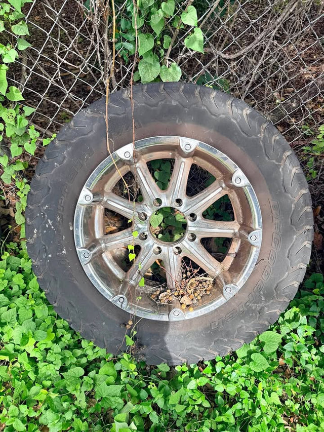 (4) 35x12.50R20 BFGoodrich KO2 Tires & 20” Wheels in Austin, TX (photo 1)