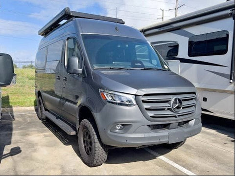 2025 Storyteller Overland DARK MODE OG AWD